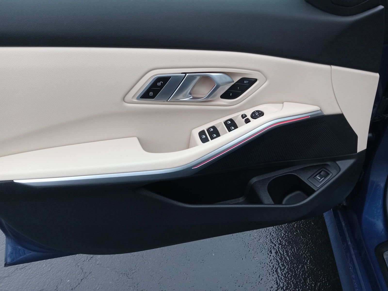 Used 2023 BMW 330i xDrive Sedan w/ Driving Assistance Package image 7