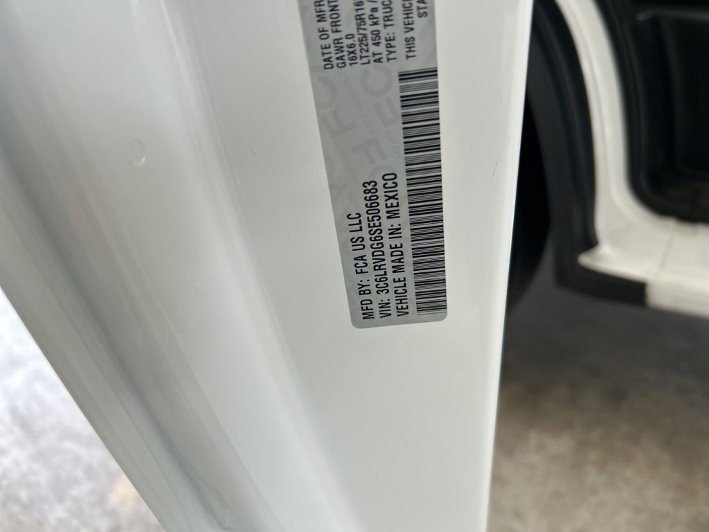 Used 2025 RAM ProMaster 2500 w/ Convenience Group FWD image 43