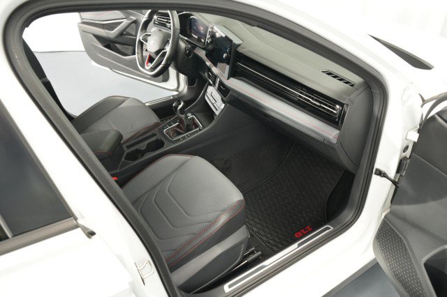 Used 2025 Volkswagen Jetta GLI Autobahn FWD image 48