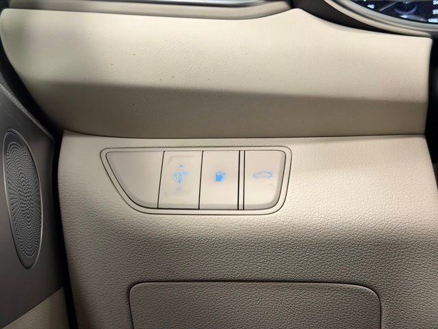 Used 2026 Genesis G70 2.5T Prestige image 12