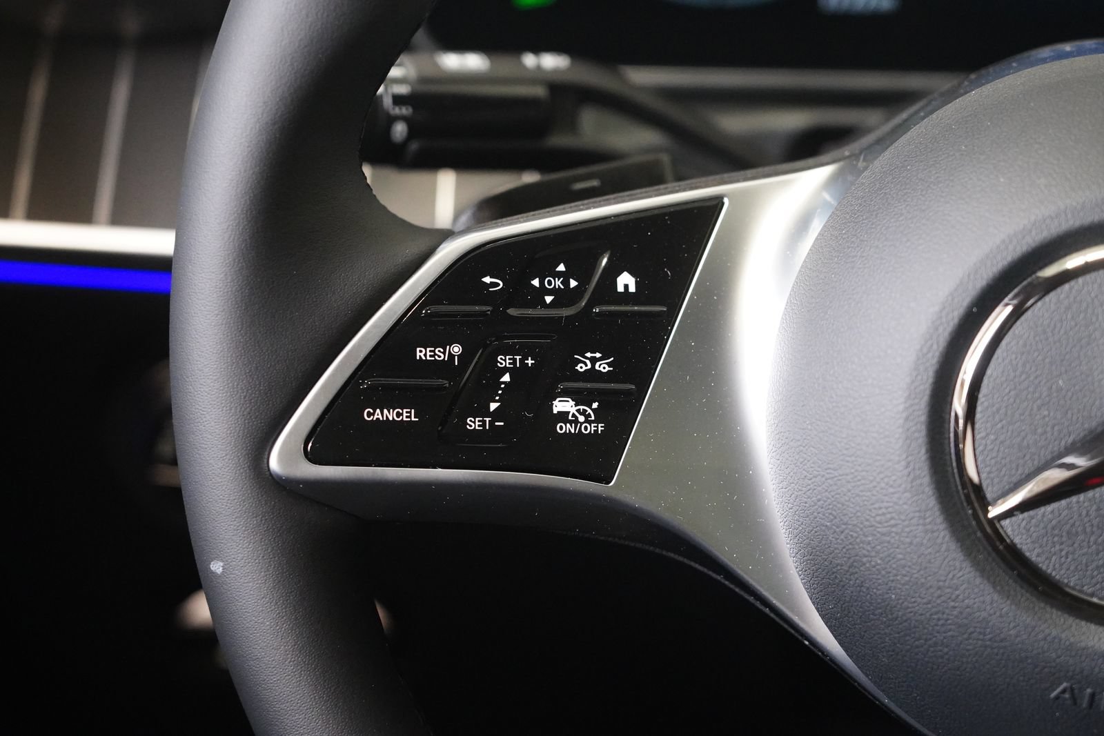 New 2026 Mercedes-Benz C 300 4MATIC Sedan image 19
