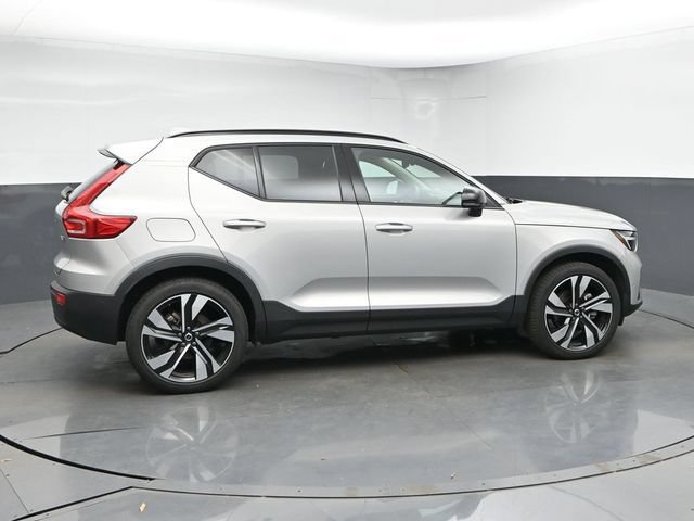 Used 2023 Volvo XC40 B5 Ultimate w/ Protection Package Premier AWD/4WD image 9