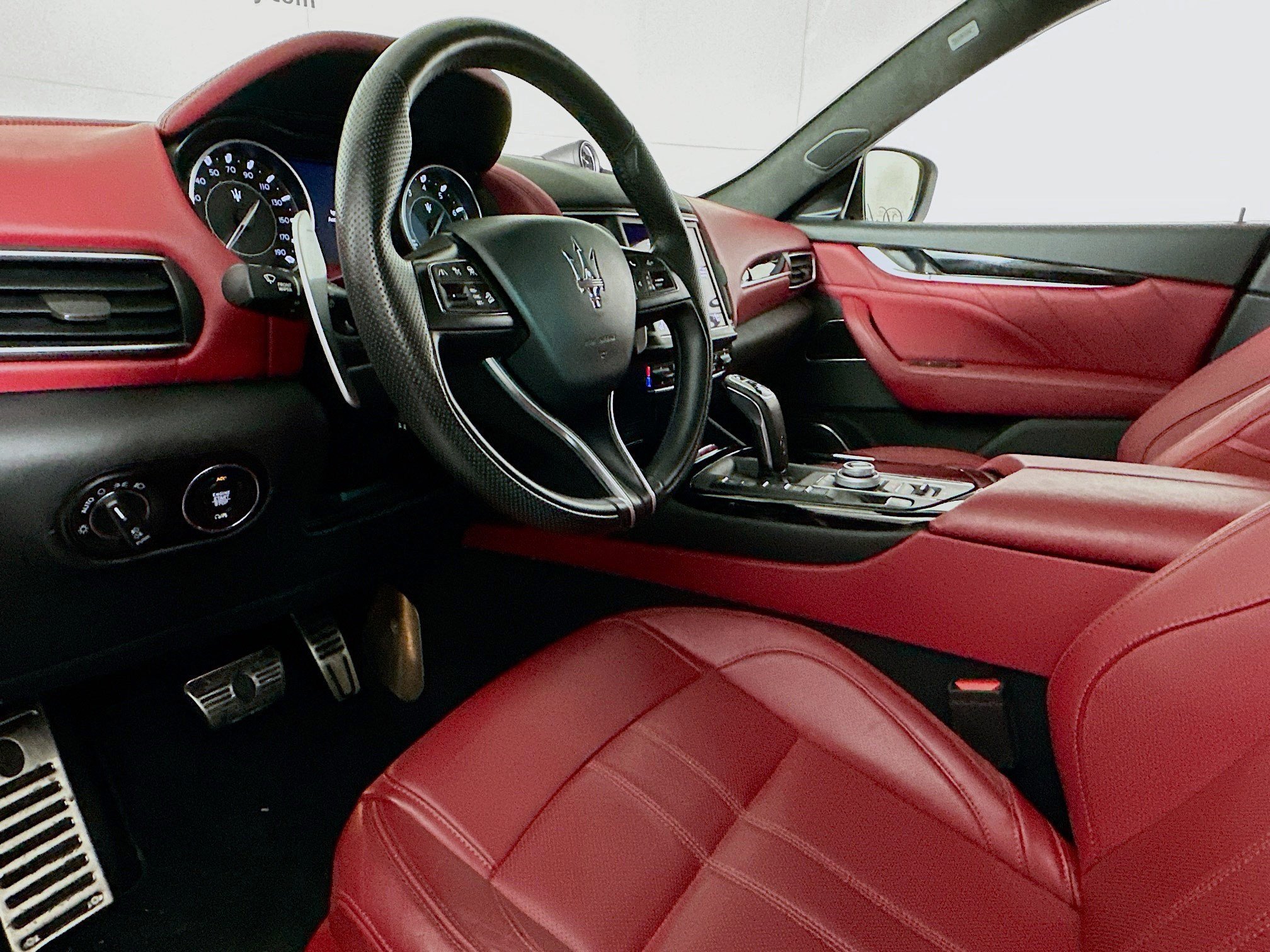 Used 2023 Maserati Levante Modena image 7