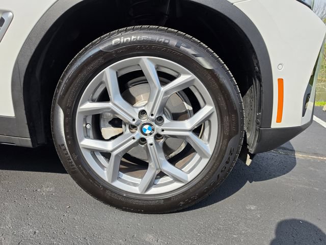 Used 2024 BMW X4 xDrive30i w/ Premium Package AWD/4WD image 4