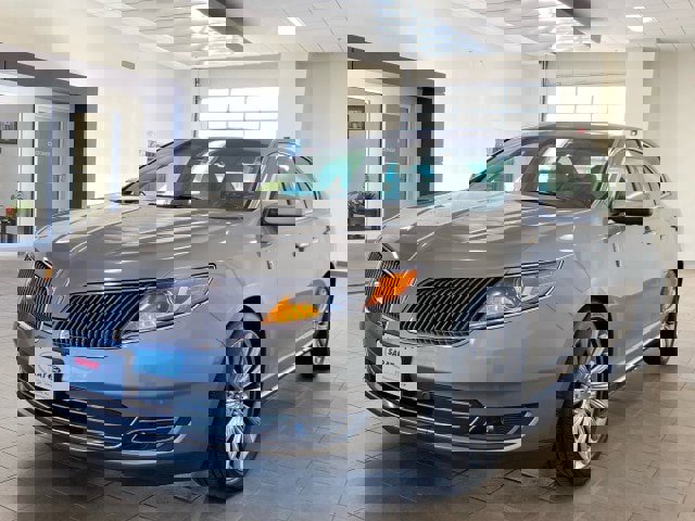 Used 2015 Lincoln MKS AWD w/ Equipment Group 101A image 4