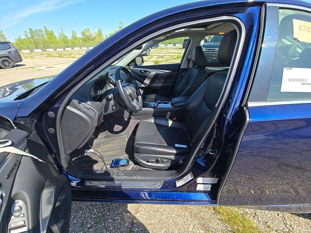 Used 2022 INFINITI Q50 Luxe AWD/4WD image 3