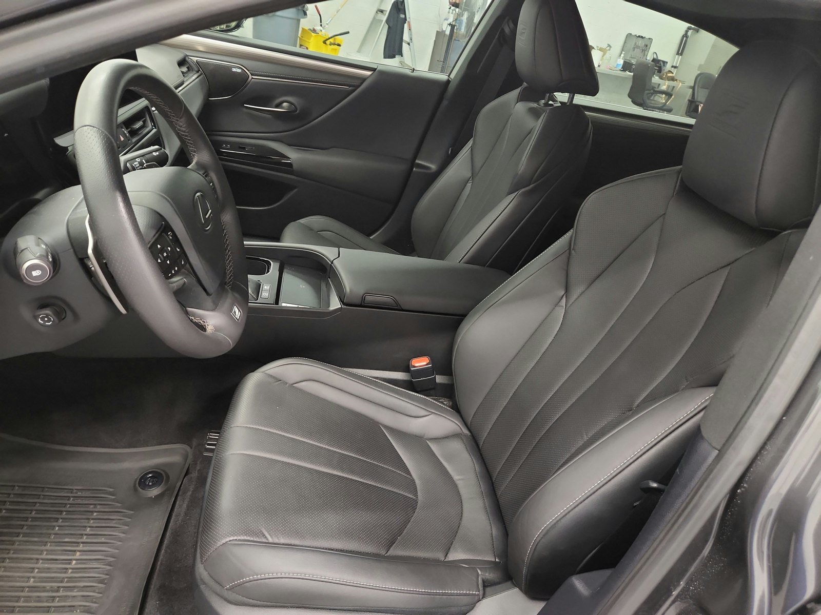 Used 2024 Lexus ES 300h F Sport w/ Accessory Package (Z2) FWD image 18