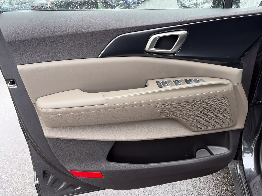 New 2027 Kia Carnival FWD image 15