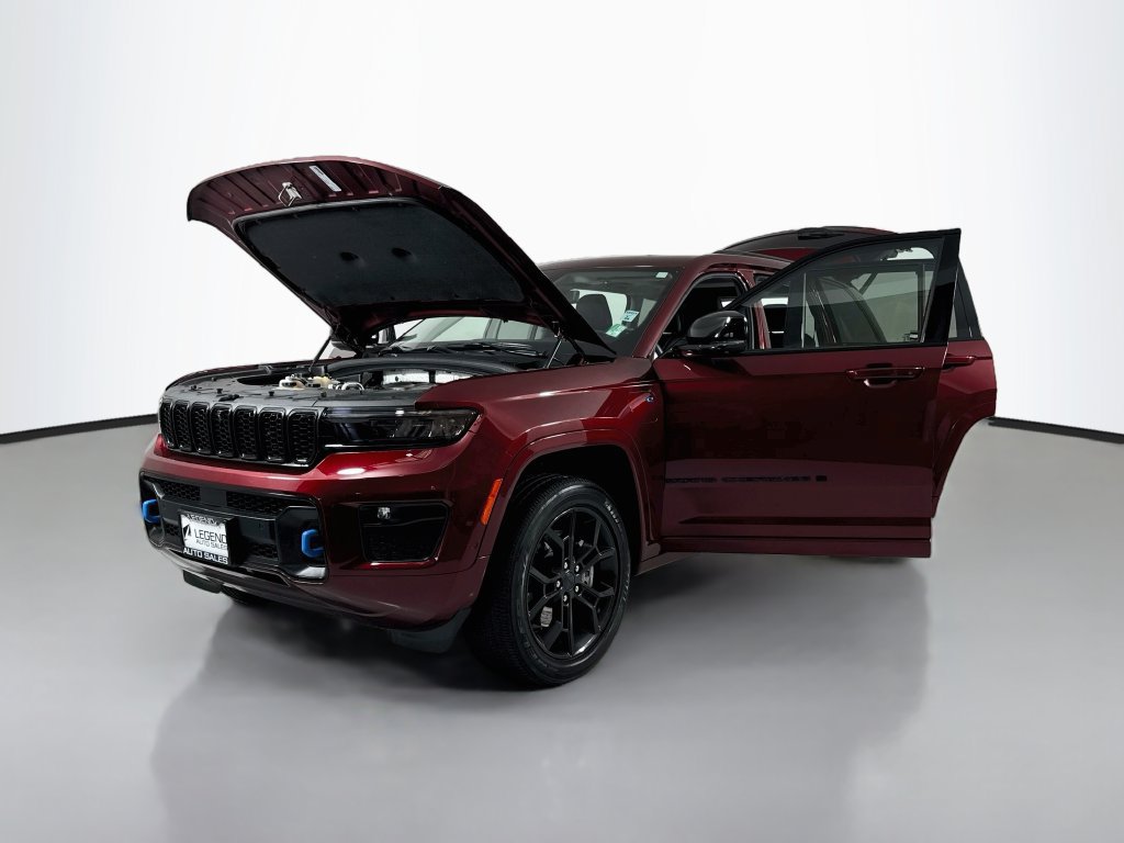 Used 2023 Jeep Grand Cherokee 30th Anniversary AWD/4WD image 22