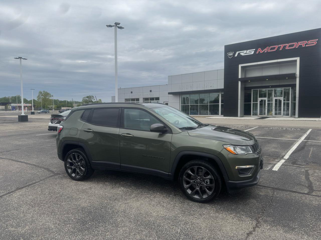Used 2021 Jeep Compass Latitude AWD/4WD image 2