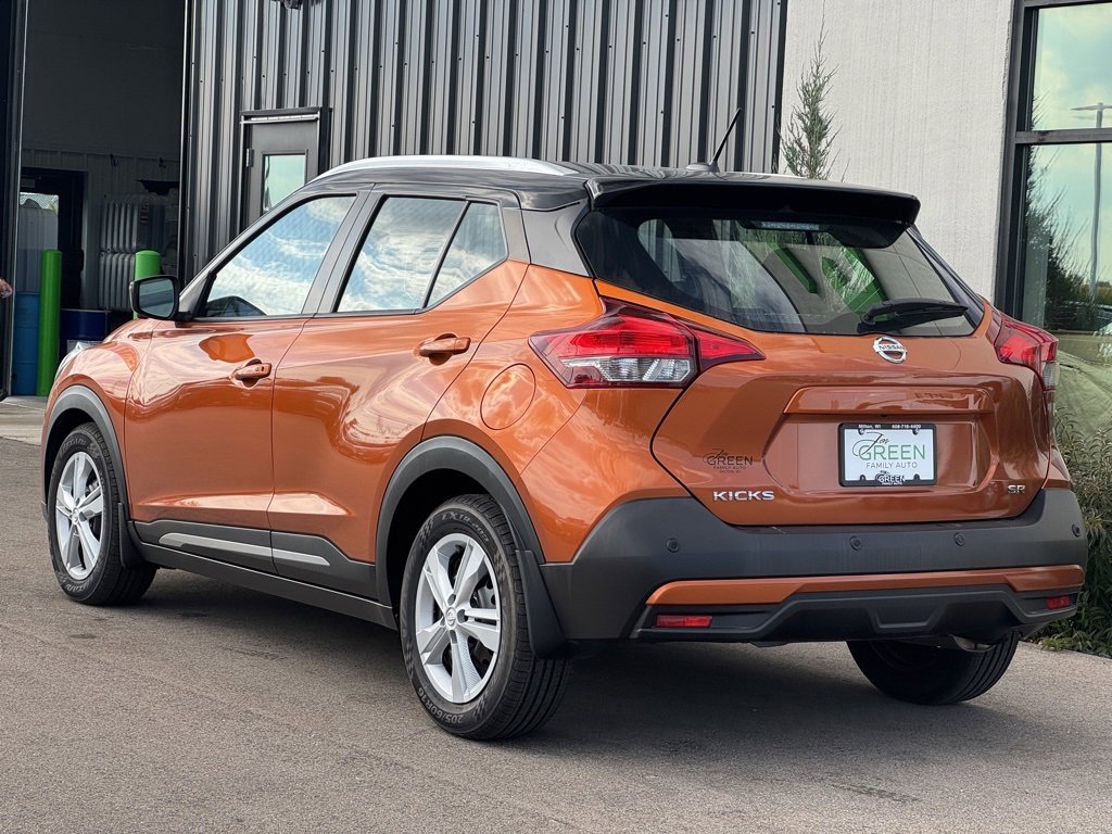 Used 2020 Nissan Kicks SR w/ SR Premium Package image 3