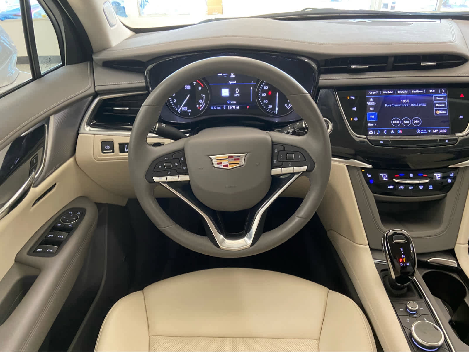 Used 2024 Cadillac XT6 Premium Luxury w/ Technology Package image 24