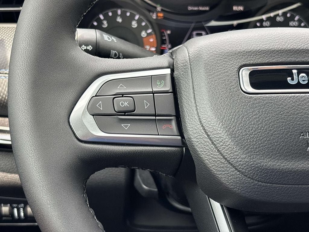 Certified 2026 Jeep Compass Limited AWD/4WD image 19