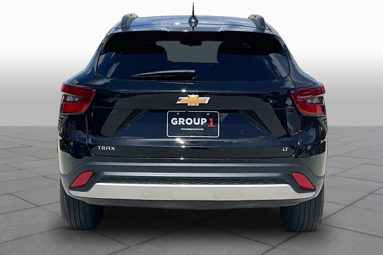 Used 2024 Chevrolet Trax LT w/ Driver Confidence Package FWD image 5