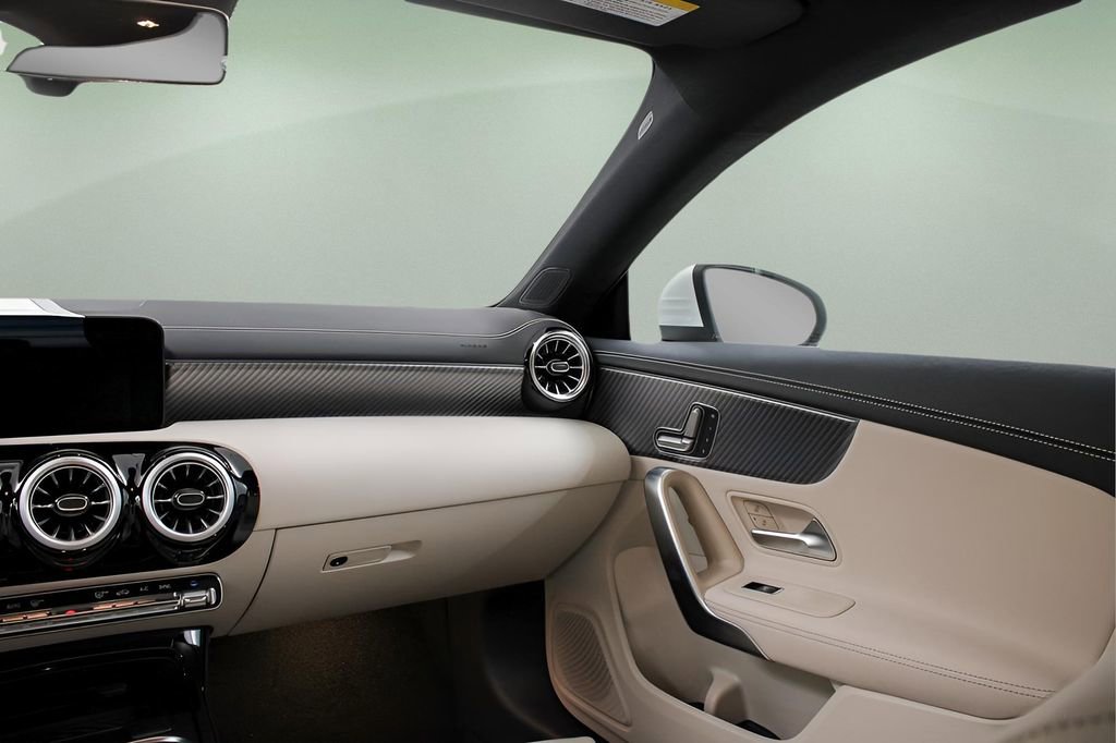 Used 2025 Mercedes-Benz CLA 250 image 8