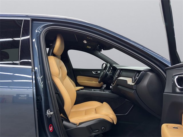Used 2018 Volvo XC60 T5 Inscription w/ Convenience Package image 32