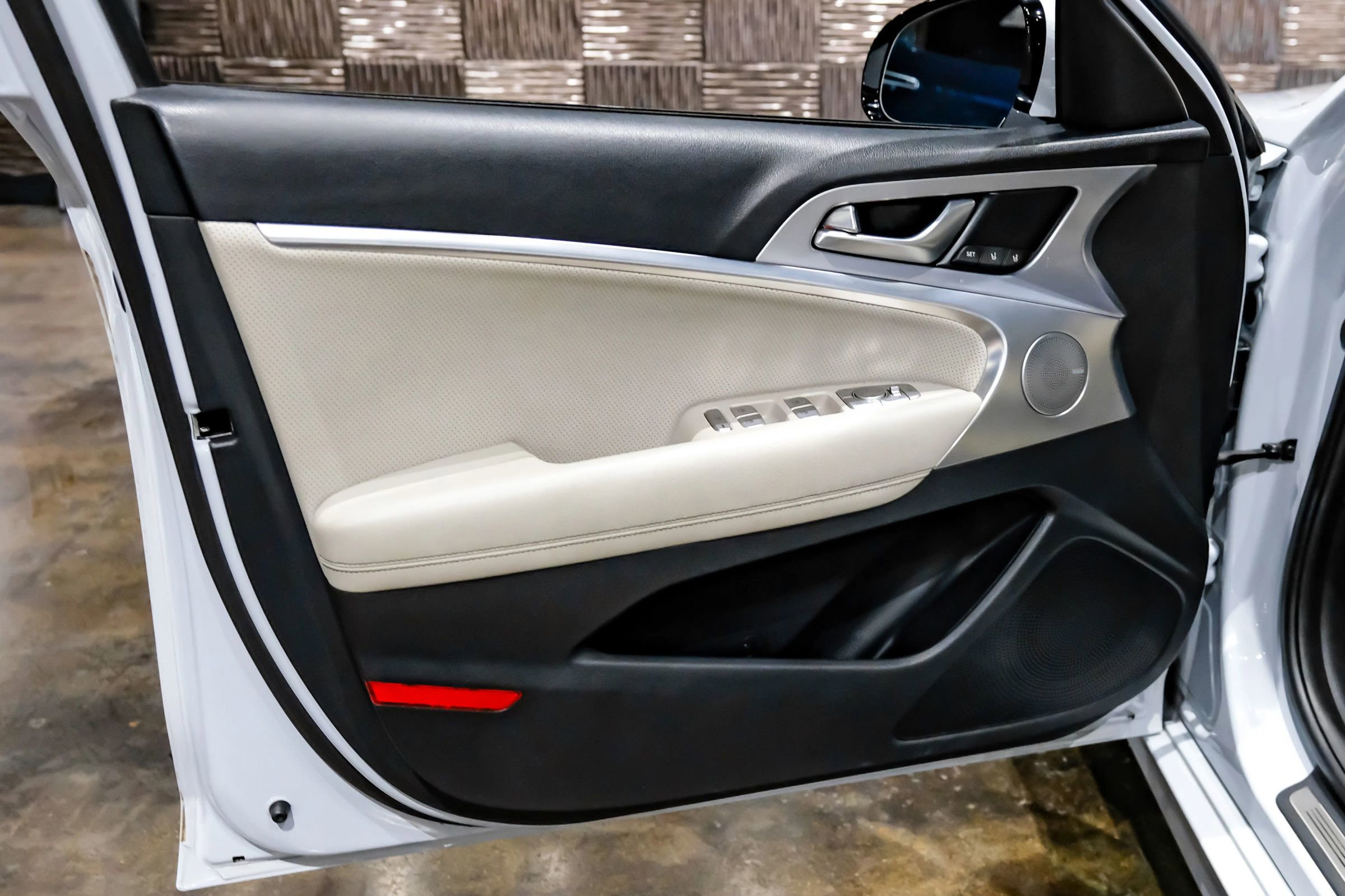 Used 2020 Genesis G70 3.3T w/ Elite Package image 39
