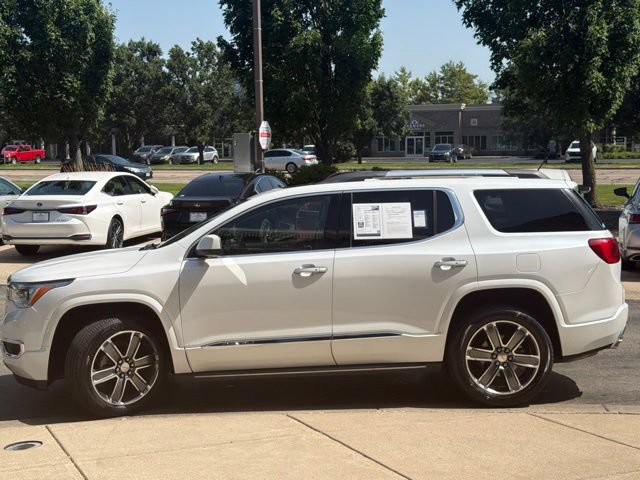 Used 2017 GMC Acadia Denali w/ Technology Package FWD image 4