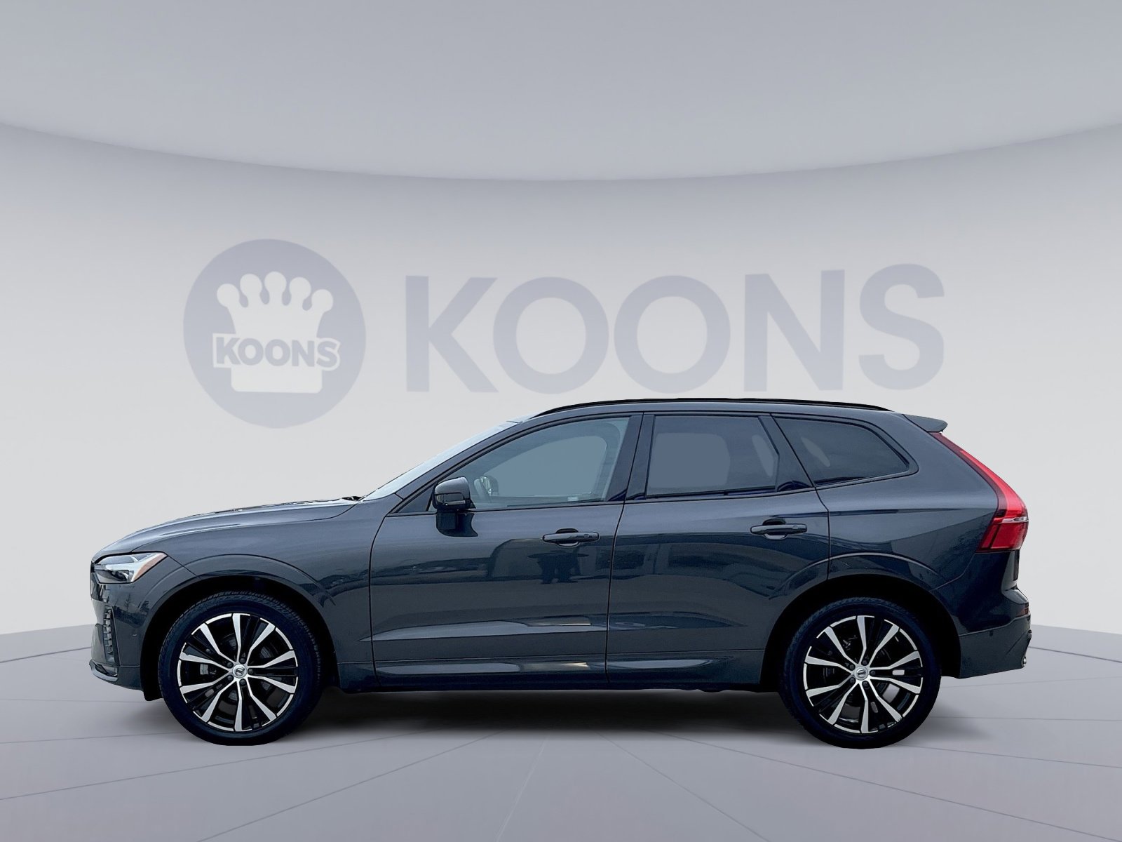 Used 2023 Volvo XC60 B5 Plus w/ Climate Package image 2