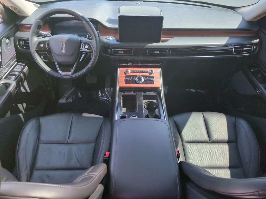 Used 2024 Lincoln Aviator Reserve w/ Equipment Group 201A image 28
