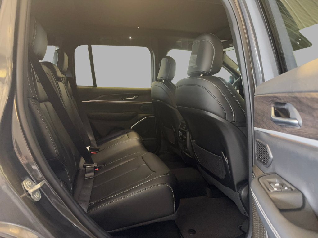New 2026 Jeep Grand Cherokee Limited AWD/4WD image 11