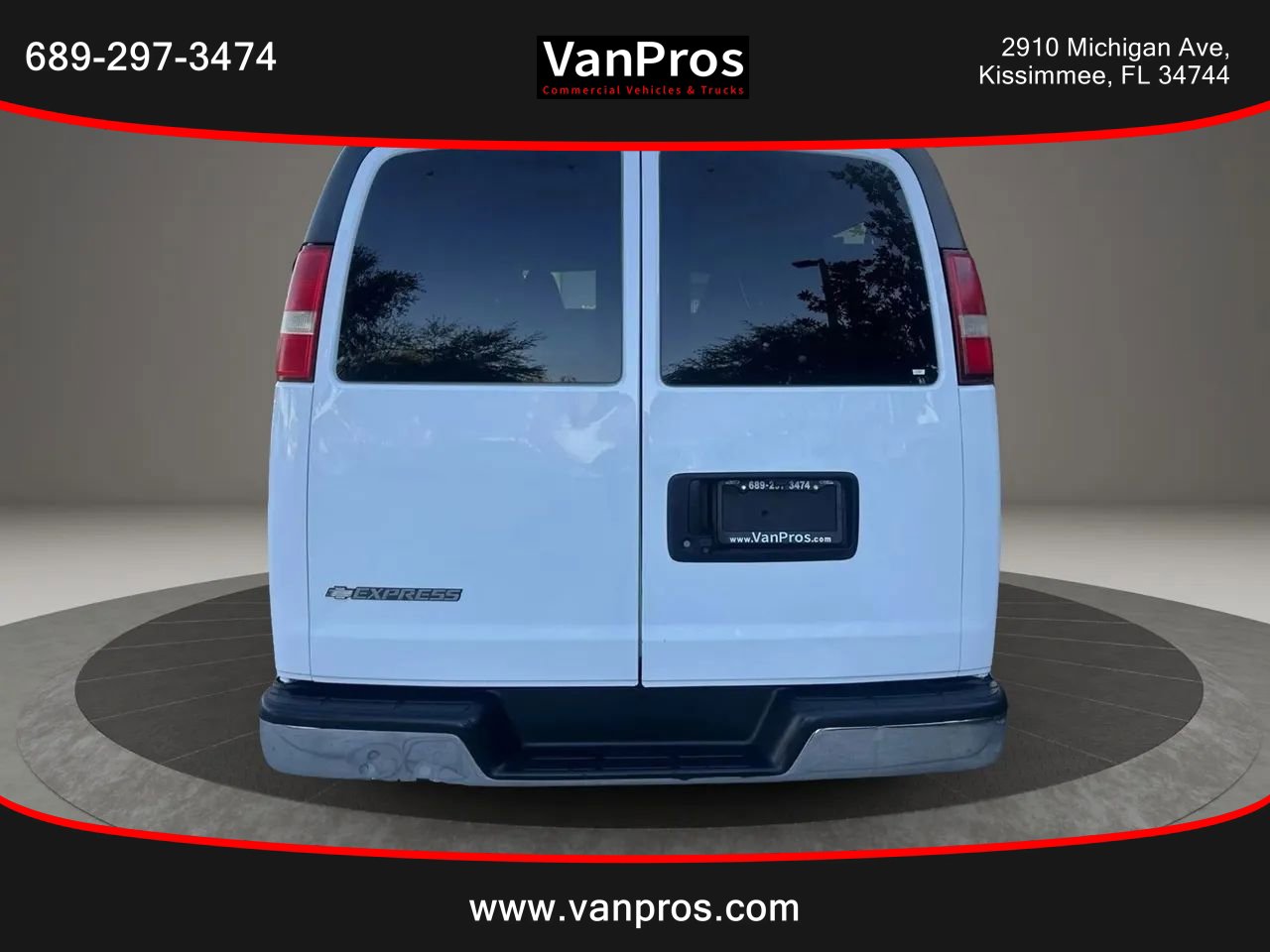 Used 2018 Chevrolet Express 3500 LT w/ LT Preferred Equipment Group RWD image 4