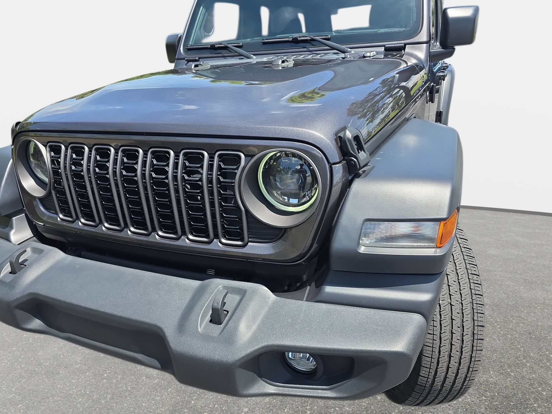 Used 2024 Jeep Wrangler Unlimited Sport AWD/4WD image 28