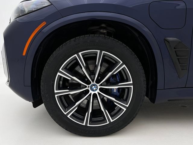 Certified 2025 BMW X5 xDrive50e w/ M Sport Package AWD/4WD image 26