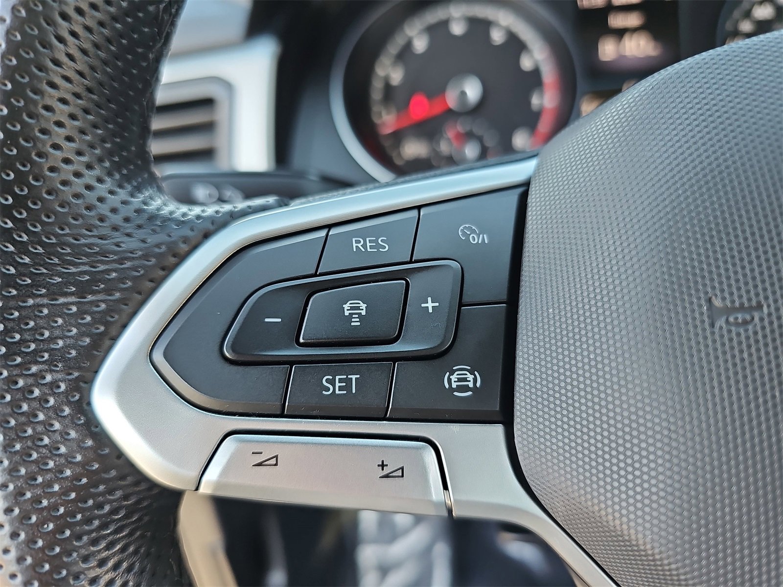 Used 2021 Volkswagen Atlas SE w/ Panoramic Sunroof Package image 19