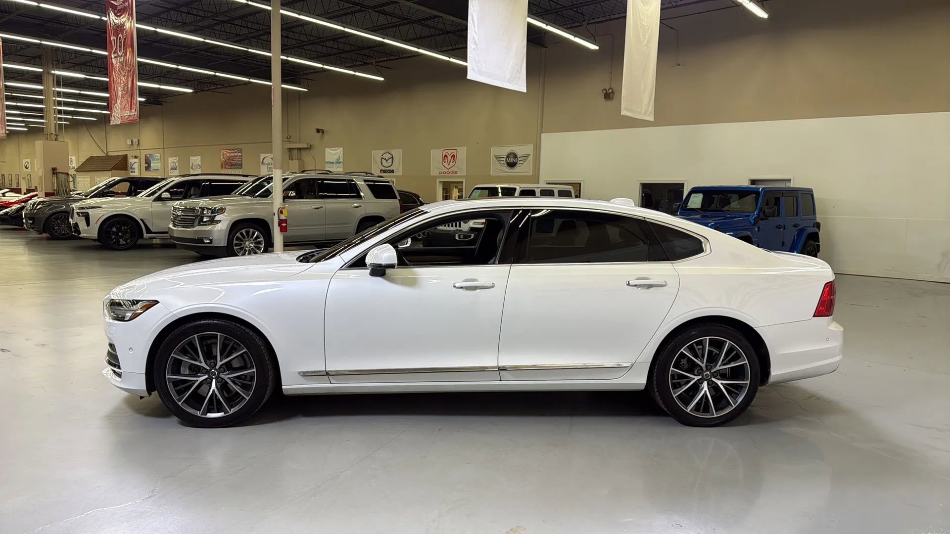 Used 2018 Volvo S90 T6 Inscription image 5