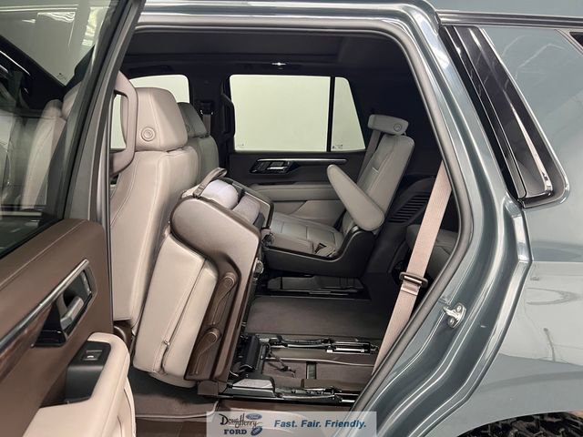 Used 2025 Chevrolet Tahoe Z71 w/ Comfort Package image 32