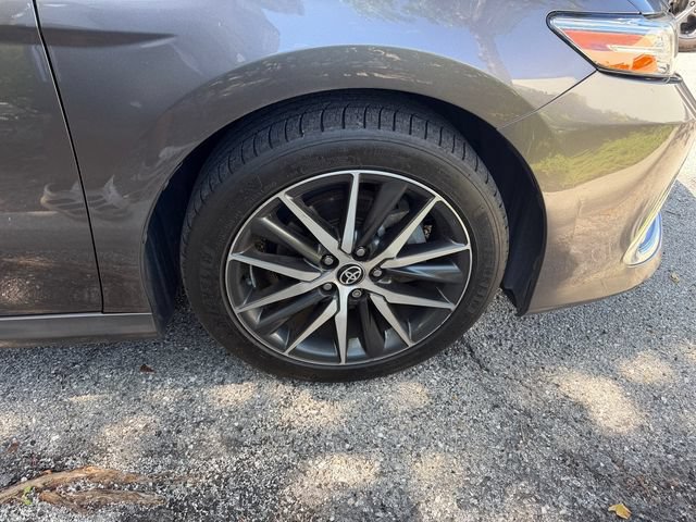 Used 2022 Toyota Camry XLE FWD image 8