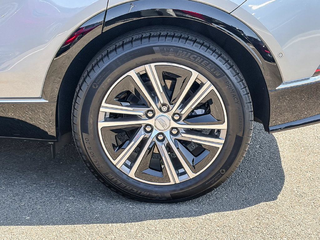 Used 2025 Cadillac Lyriq Luxury AWD/4WD image 10