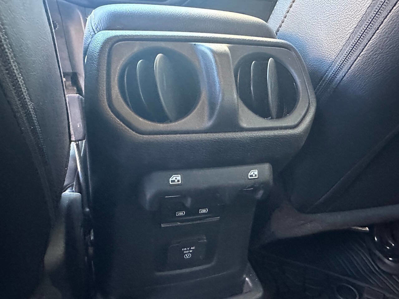 Used 2023 Jeep Wrangler Unlimited Sahara w/ Cold Weather Group AWD/4WD image 19