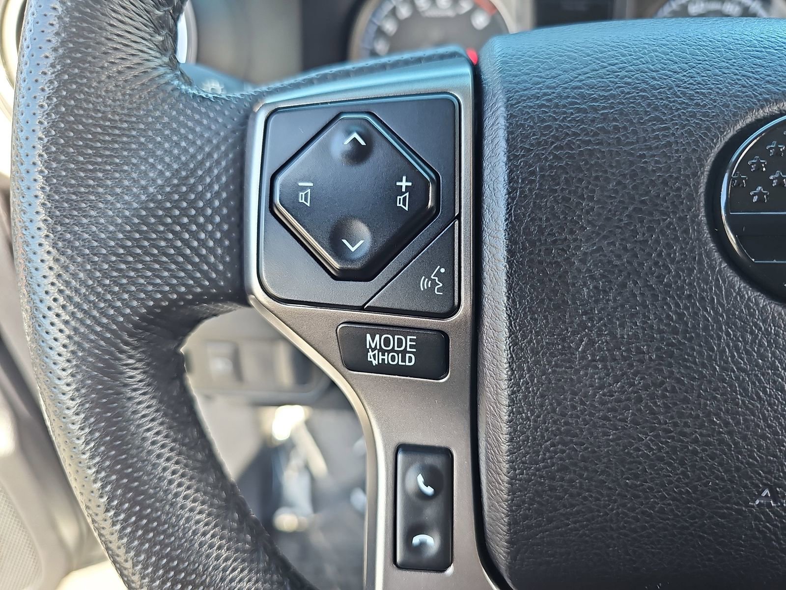 Used 2020 Toyota Tacoma SR5 RWD image 16