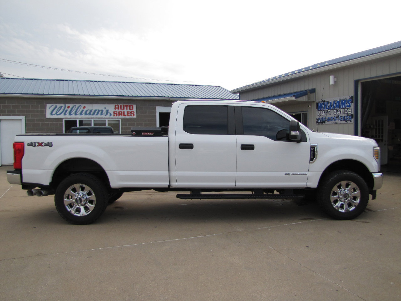 Used 2018 Ford F350 XL w/ Power Equipment Group image 4
