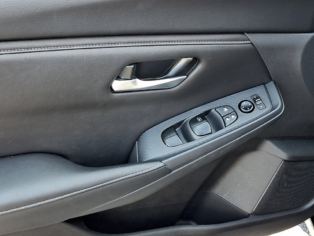 Used 2025 Nissan Sentra SV w/ All-Weather Package FWD image 12