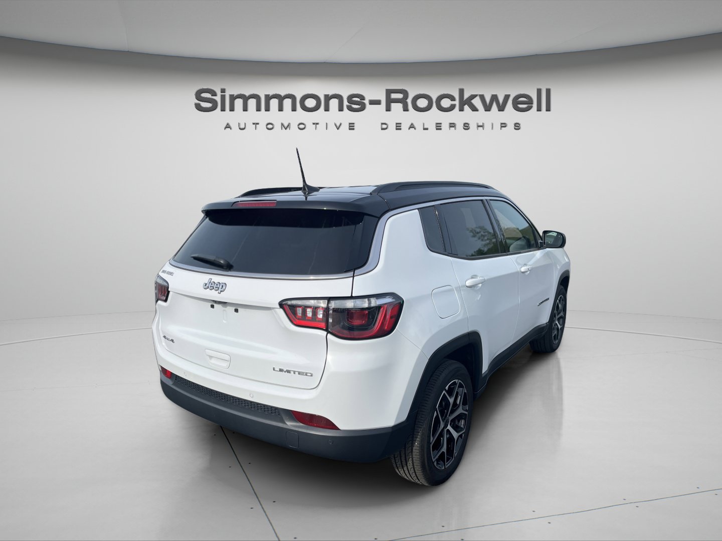 Used 2025 Jeep Compass Limited AWD/4WD image 5