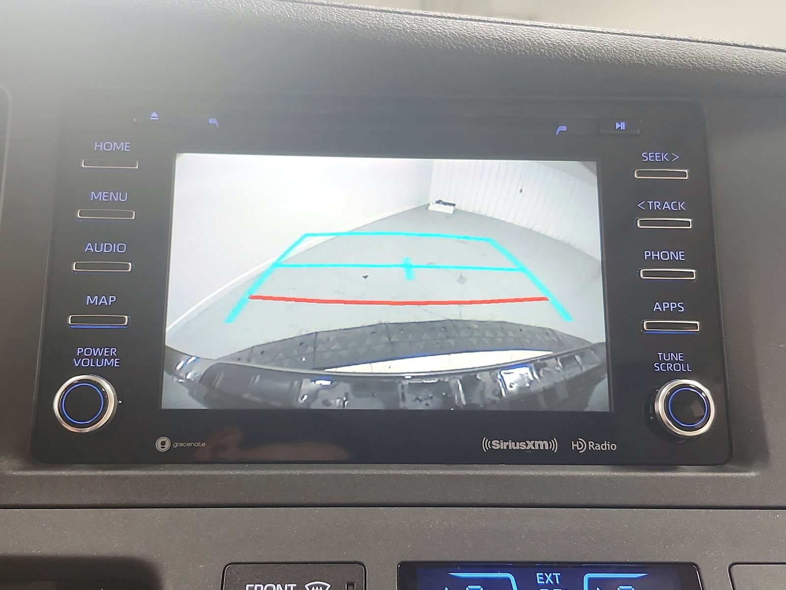Used 2020 Toyota Sienna XLE Premium FWD image 31
