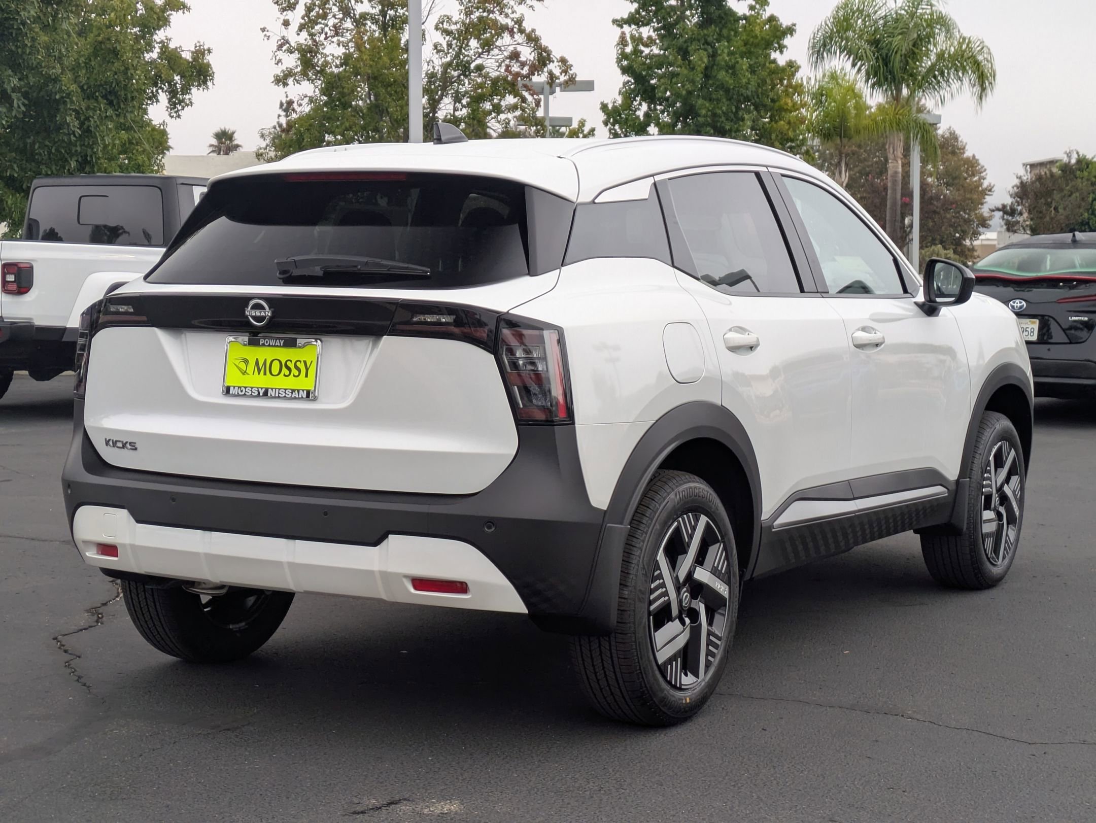 New 2026 Nissan Kicks SV image 8