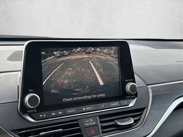 Used 2024 Nissan Altima 2.5 SV image 14