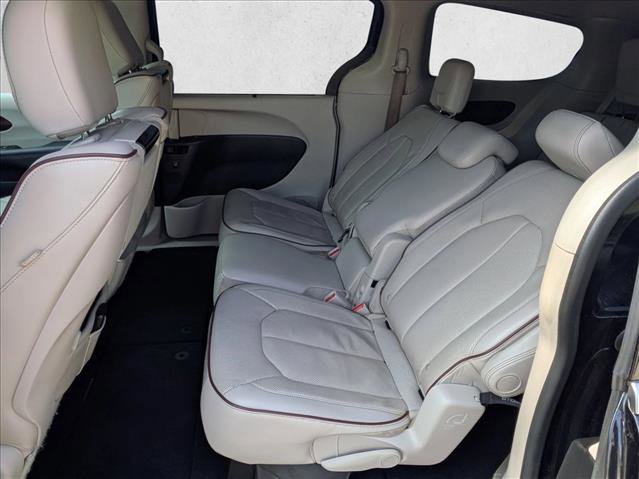Used 2017 Chrysler Pacifica Limited w/ UConnect Theater Package image 19