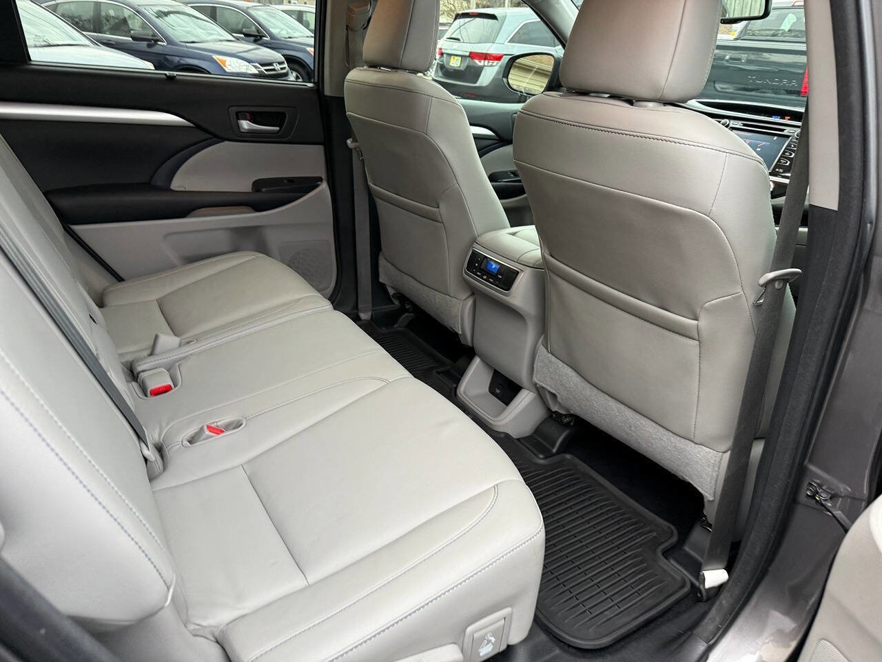 Used 2016 Toyota Highlander XLE AWD/4WD image 89