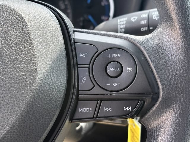 Used 2023 Toyota RAV4 LE AWD/4WD image 14