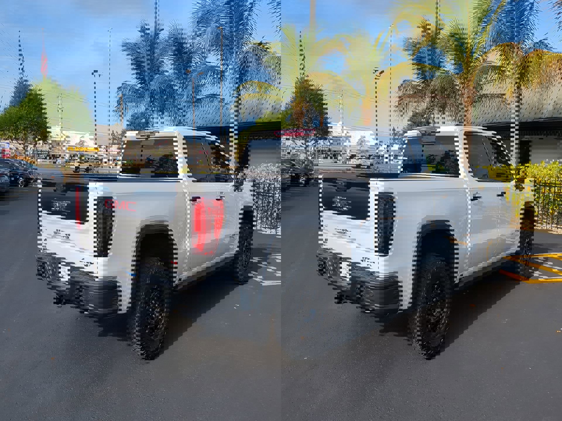 Used 2024 GMC Sierra 1500 AT4X w/ AT4X AEV Edition image 6
