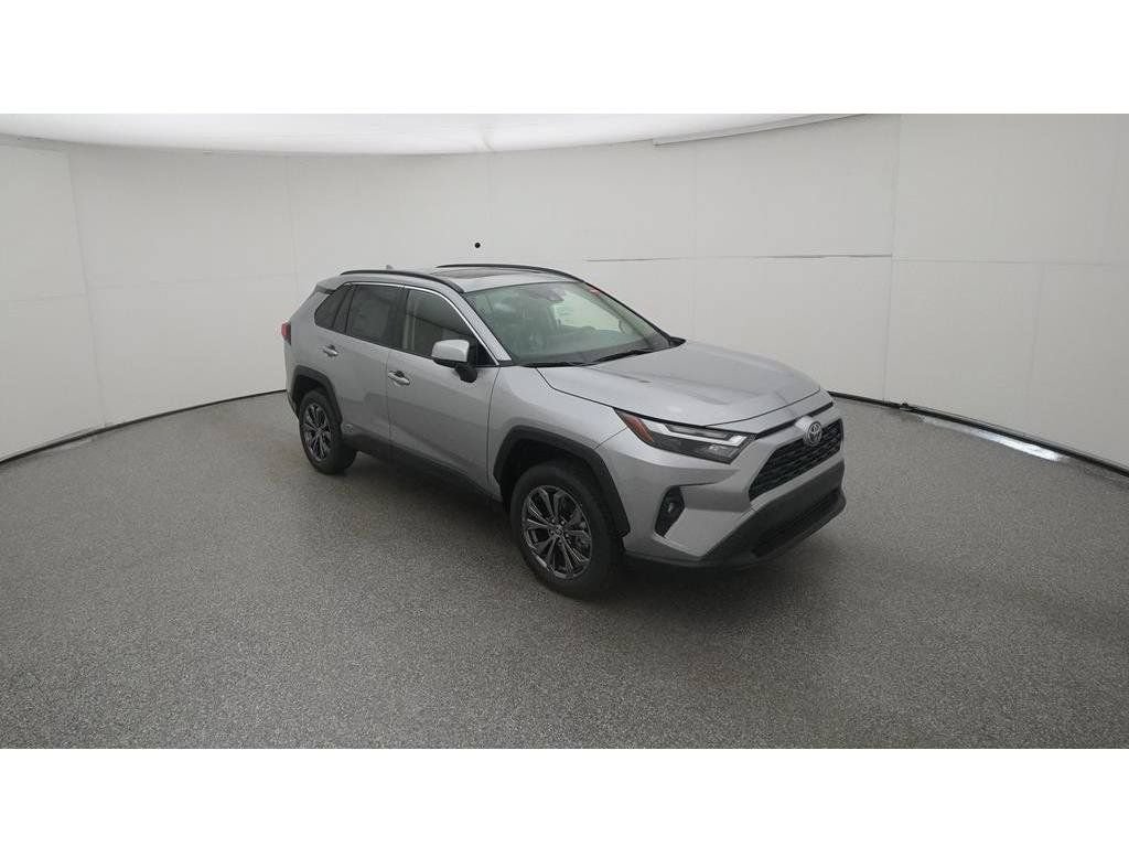 Used 2023 Toyota RAV4 XLE Premium AWD/4WD image 16