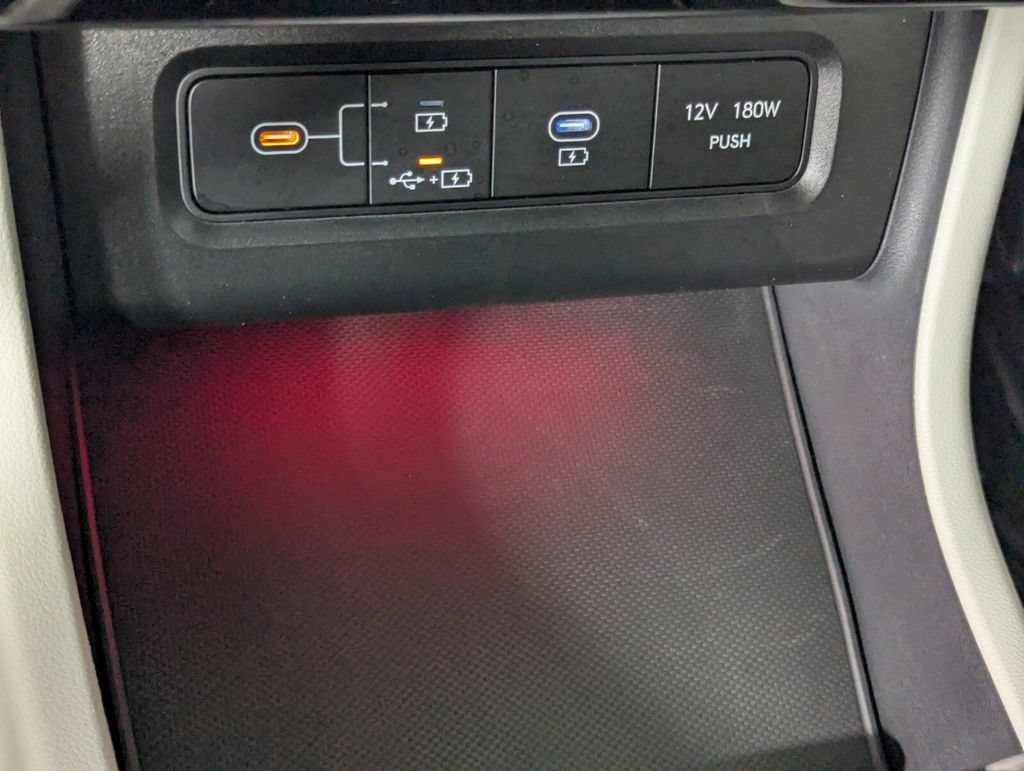 Certified 2025 Hyundai Tucson Limited AWD/4WD image 23