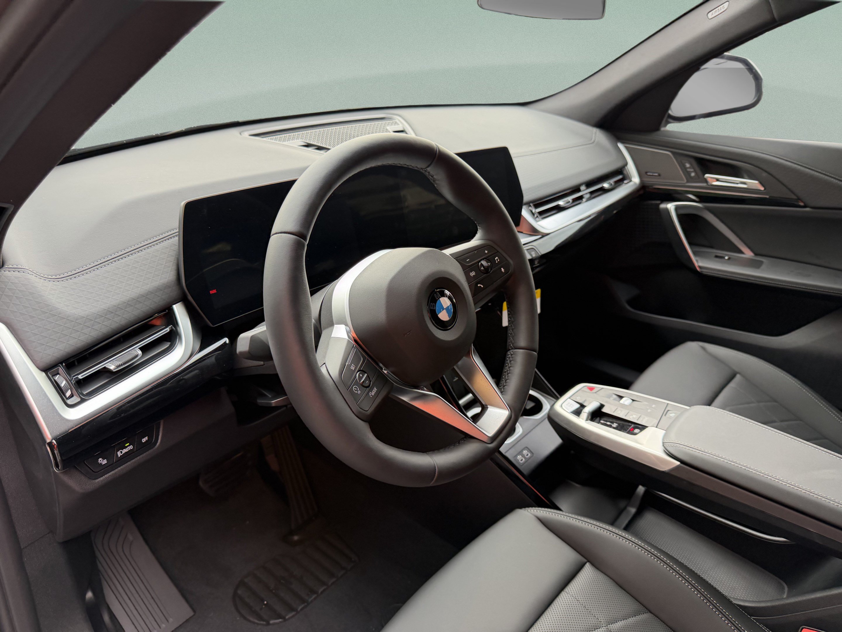 New 2026 BMW X2 xDrive28i w/ Convenience Package AWD/4WD image 12