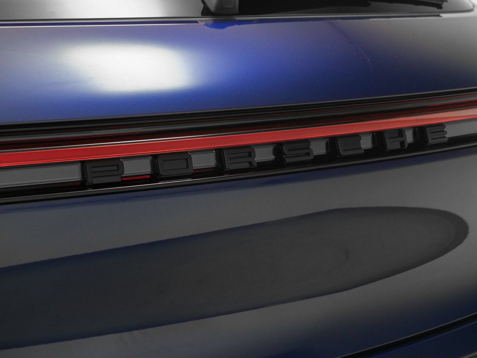 Certified 2025 Porsche Macan AWD/4WD image 8