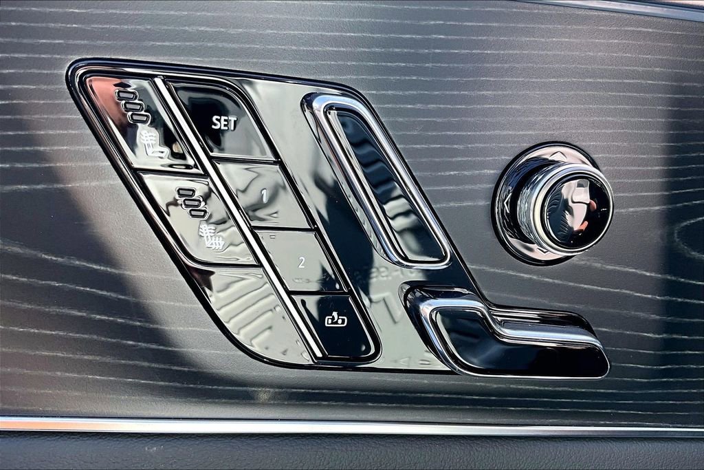 New 2026 Cadillac Lyriq Luxury image 18